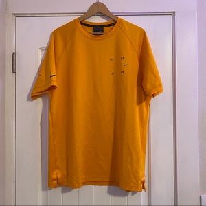 Nike Tech Pack Short Sleeve T-Shirt  (L-Orange)